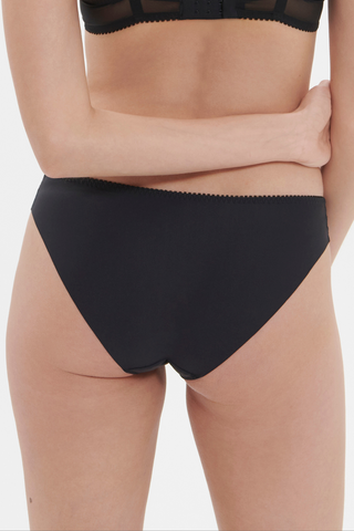 Simone Pérèle Intrigue Brief Black